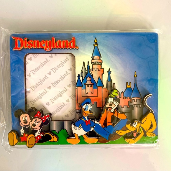 Disneyland Magnet Frame Vintage - Picture 1 of 2